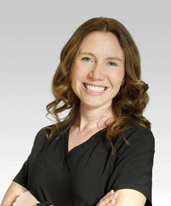 Amy Buschur Headshot